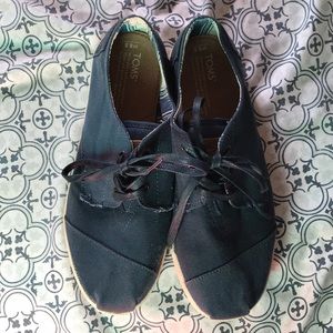 Toms sneakers